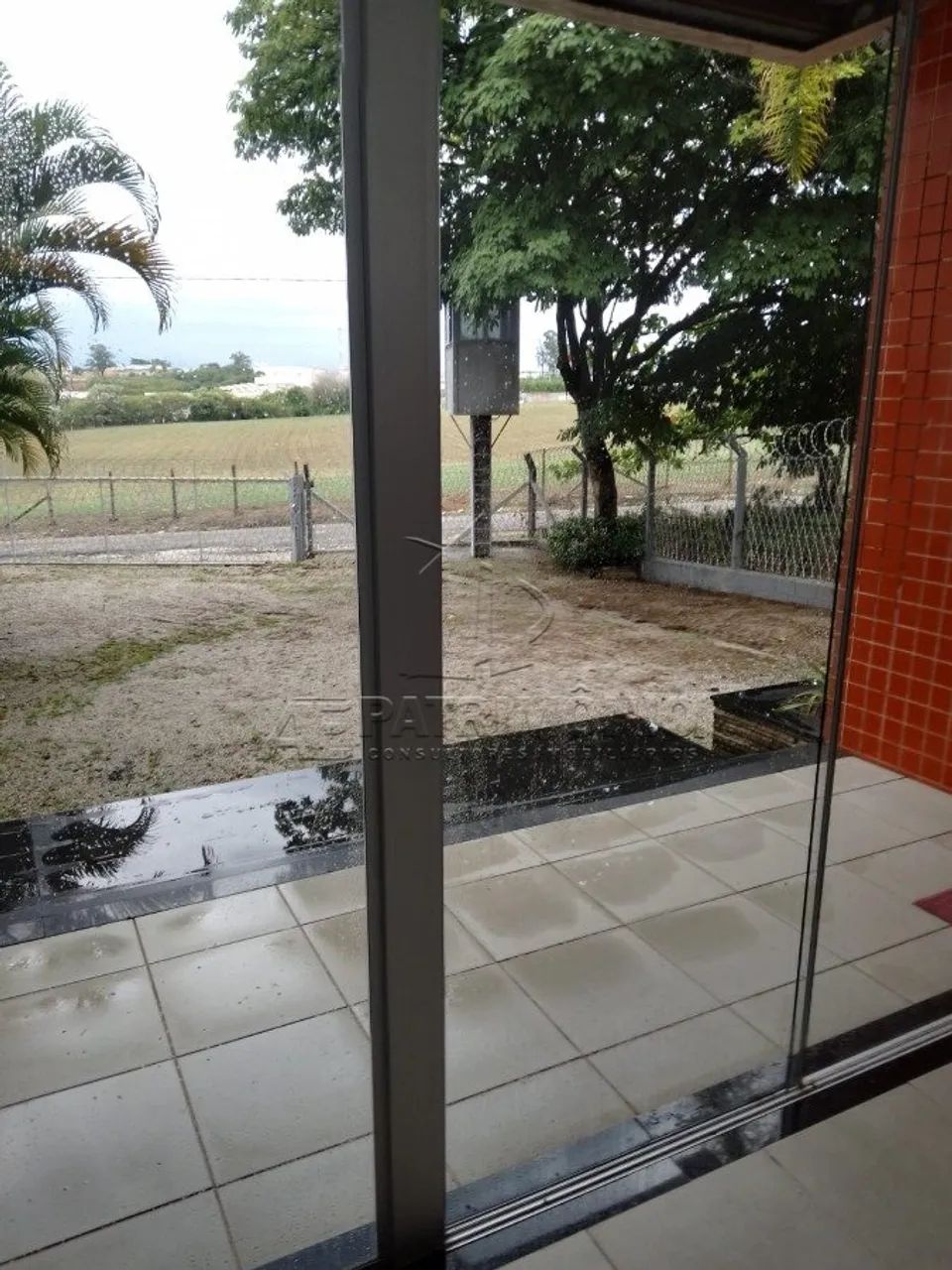 BARRACAO COMERCIAL COM 1.201,12M² - SÃO CARLOS - Foto 2