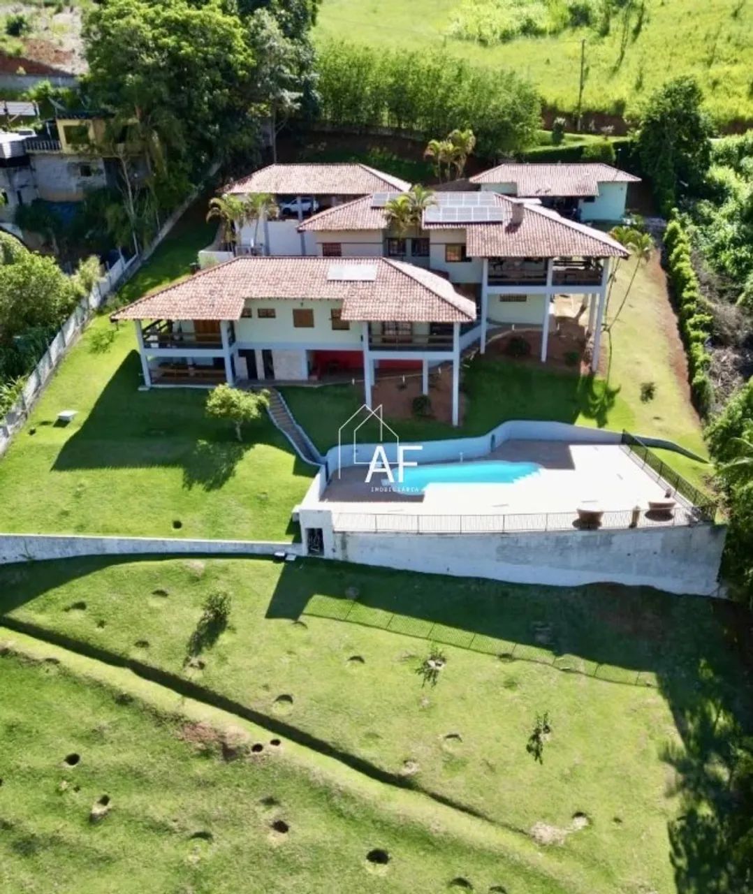 Casa a Venda com Vista para represa Igaratá