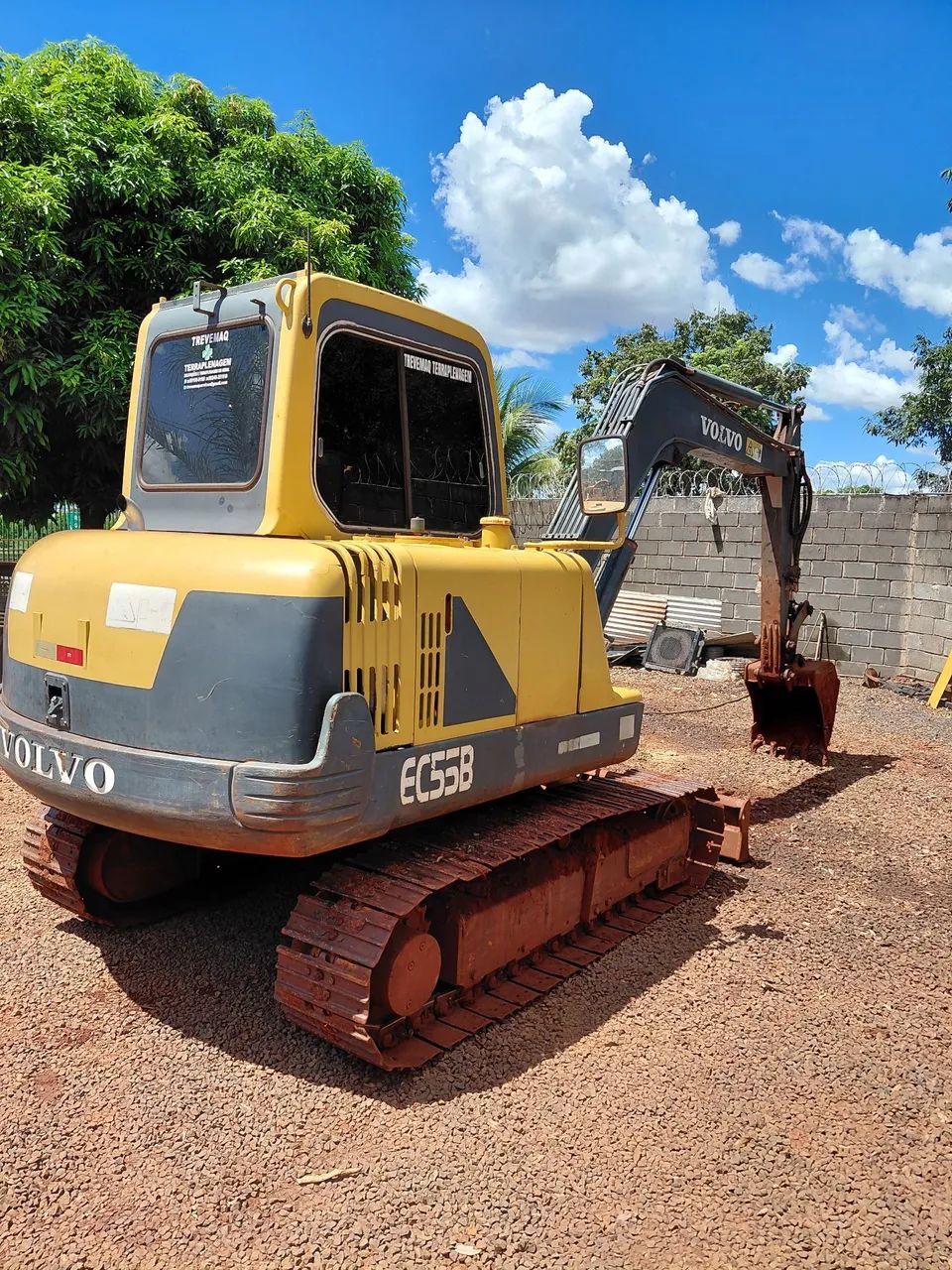 Mini escavadeira volvo 