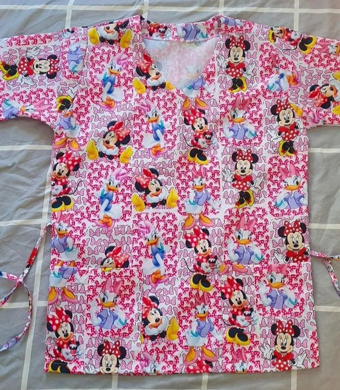 Blusa bata oxford estampada minnie e margarida - Foto 2