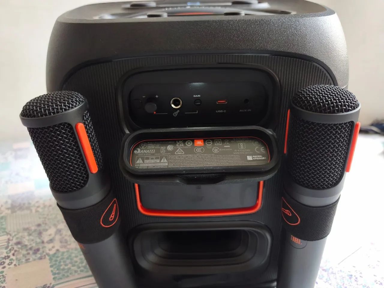 Caixa de som JBL Encore 2 com microfones - Foto 4