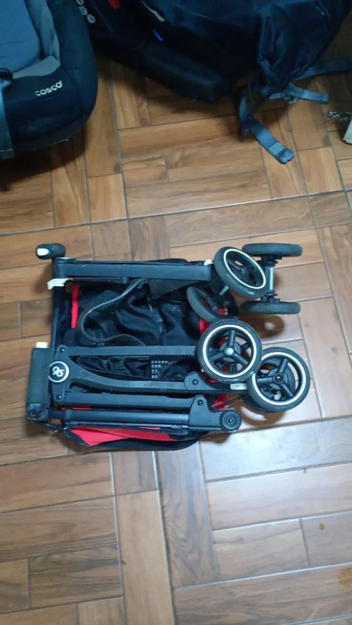 Carrinho de bebê e cadeirinhas  - Foto 2