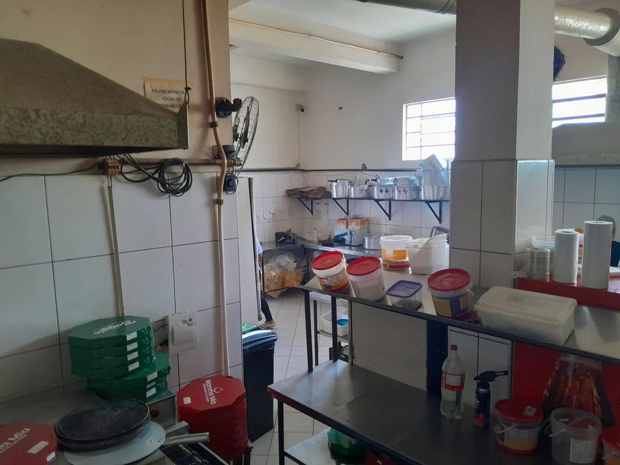 Precisa de ajudande de cozinha e esfihas 
