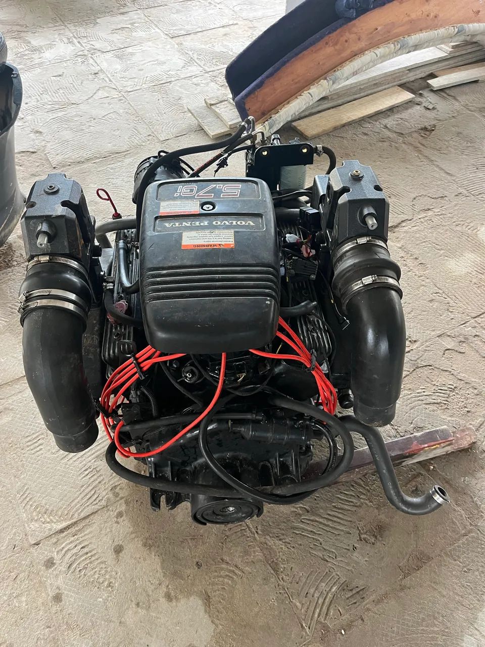 Motor Volvo Penta 5.7 GI EFI V8 - 270 HP Revisado  Rabeta Volvo Penta DP-S Duoprop 1.95:1 - Foto 4