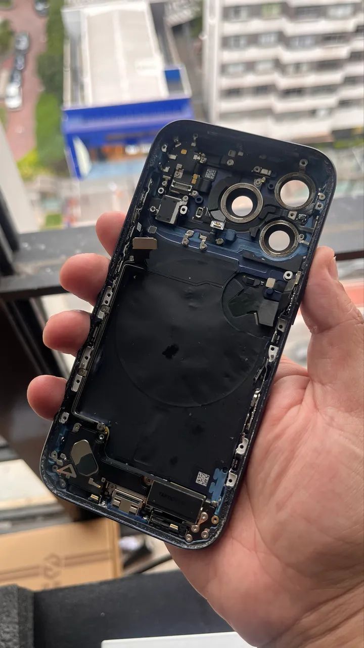Carcaça original retirada iPhone 17 pro - Acompanha vidro traseiro e Dock de carga  - Foto 2