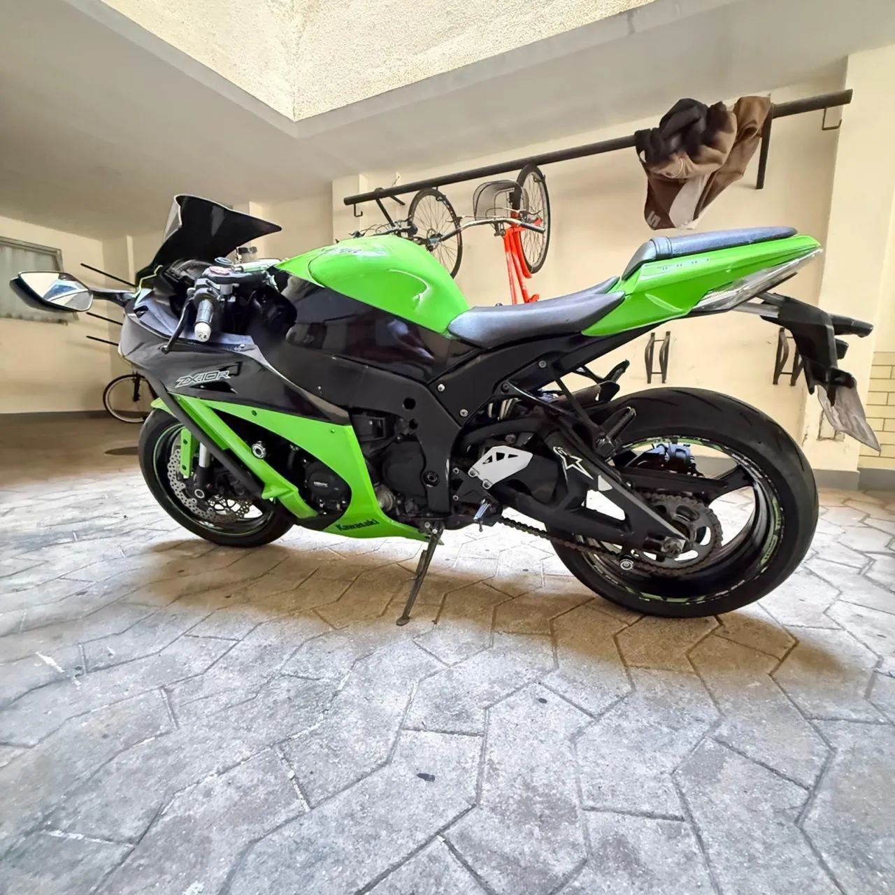 Kawasaki Zx-10/ Zx-10r 1000cc 2012 - 1521154796 | OLX