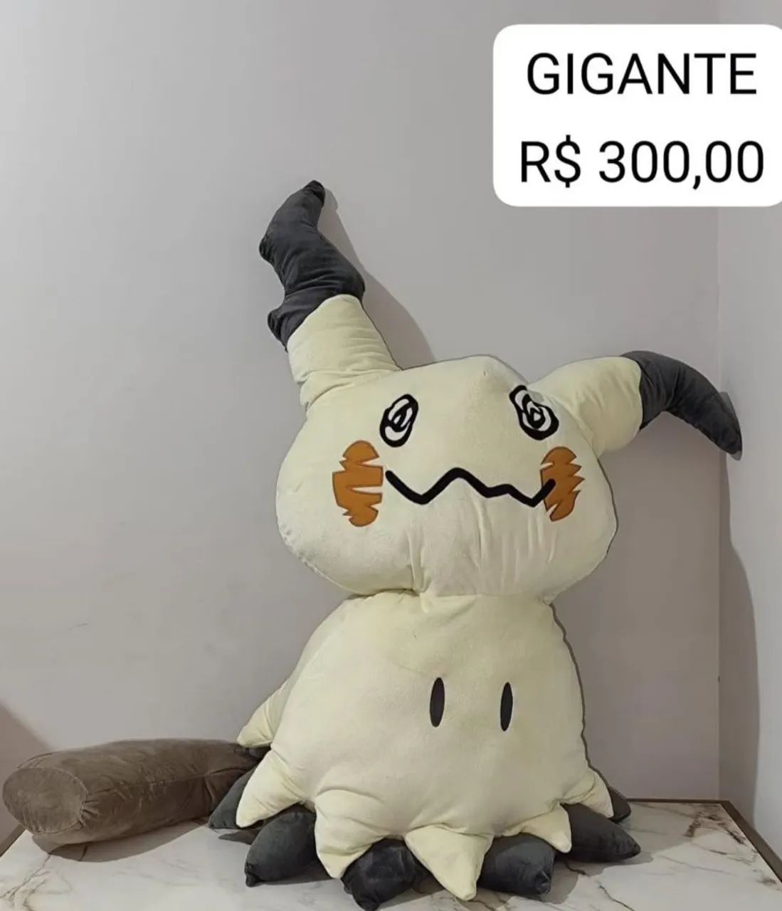 Urso gigante pokémon mimikyu 