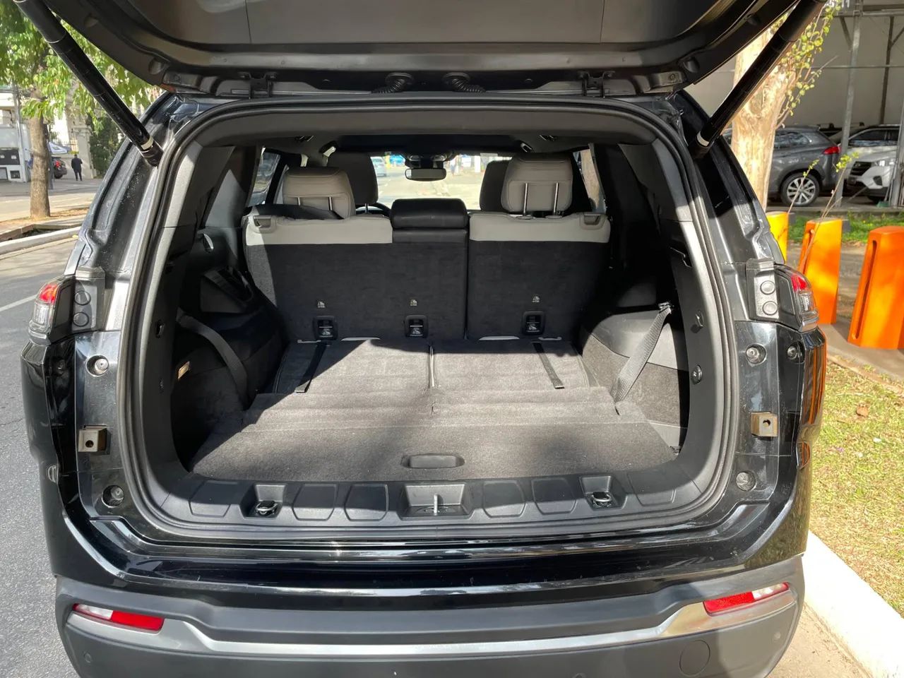 Jeep Commander Limited T270 1.3 TB Flex Aut., foto 9 de 20