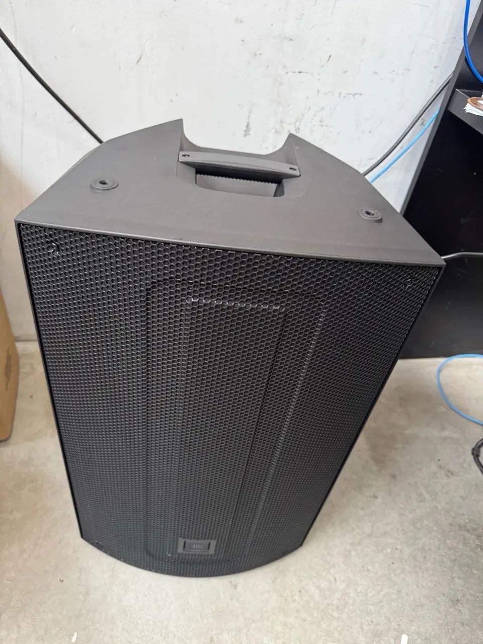 Vendo Caixa JBL Max 15 completa 
