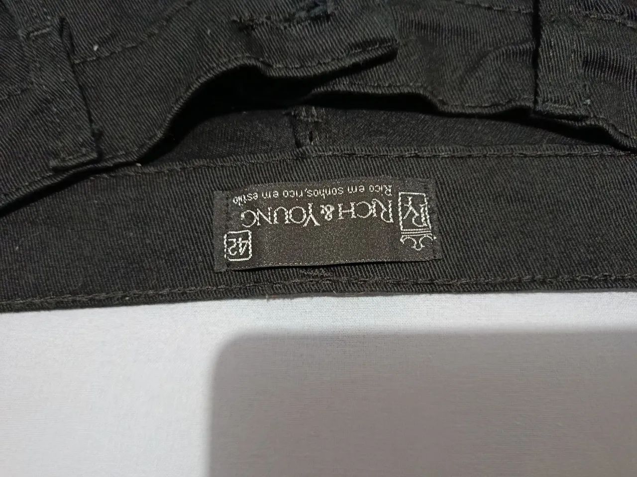 Shorts masculino número 42 marca  rich Young  - Foto 4