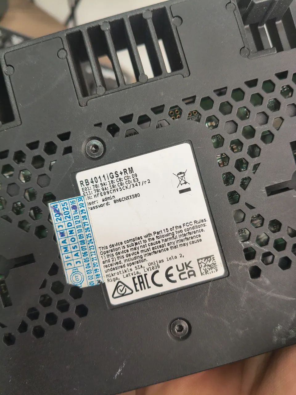 Routerboard Mikrotik Rb4011 iGS+em  - Foto 2