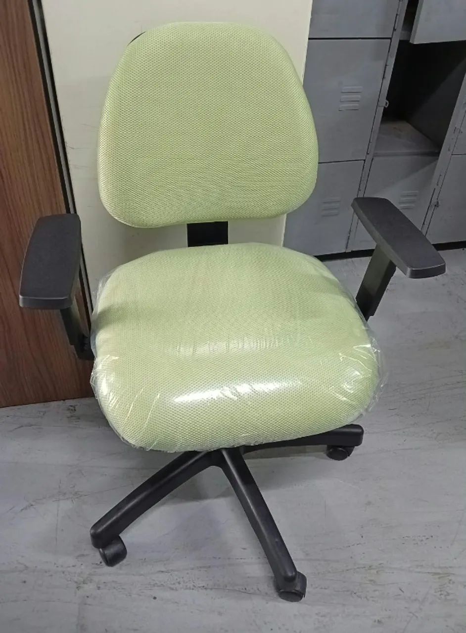 Cadeira Executiva Flexform - Sob Encomenda - Foto 4