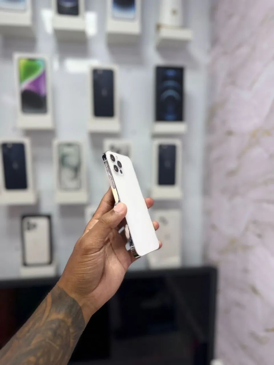 IPHONE 12 PRO 128GB BRANCO<br>R$ 1.999.00 TOP - Foto 2