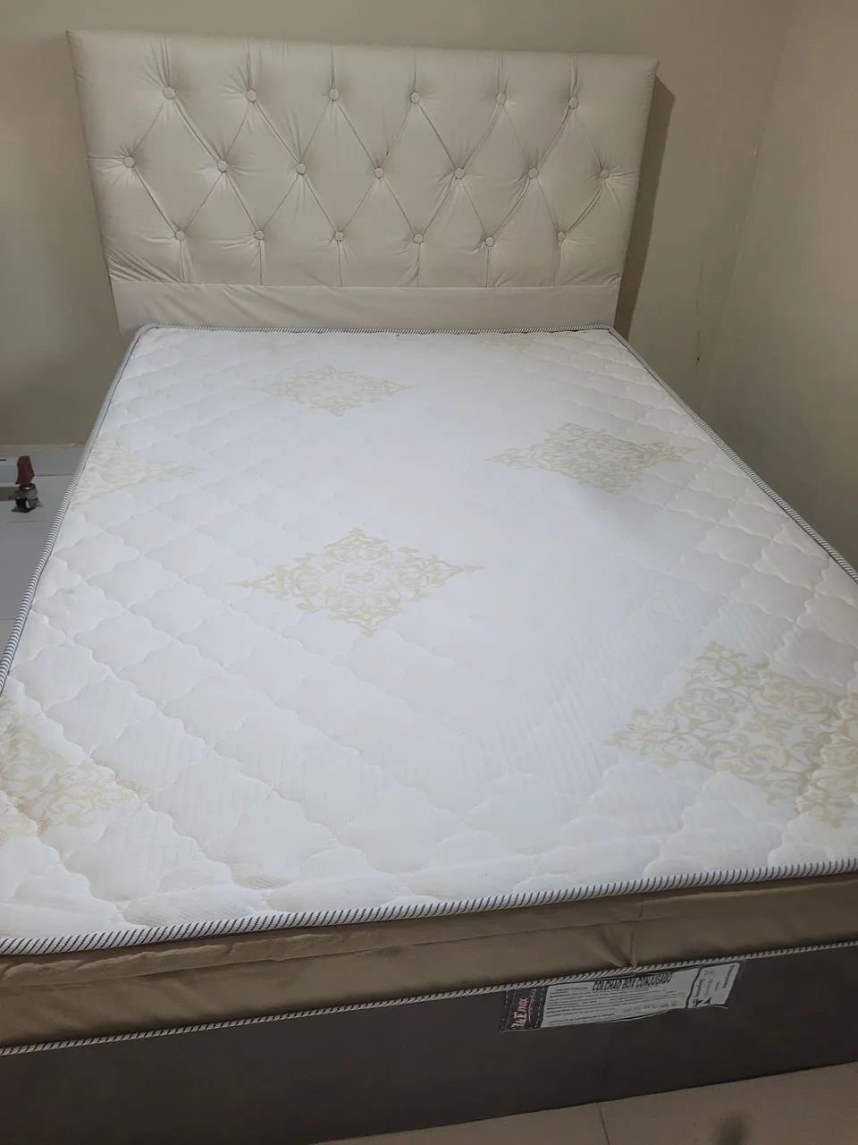 Vendo cama box + cabeceira 