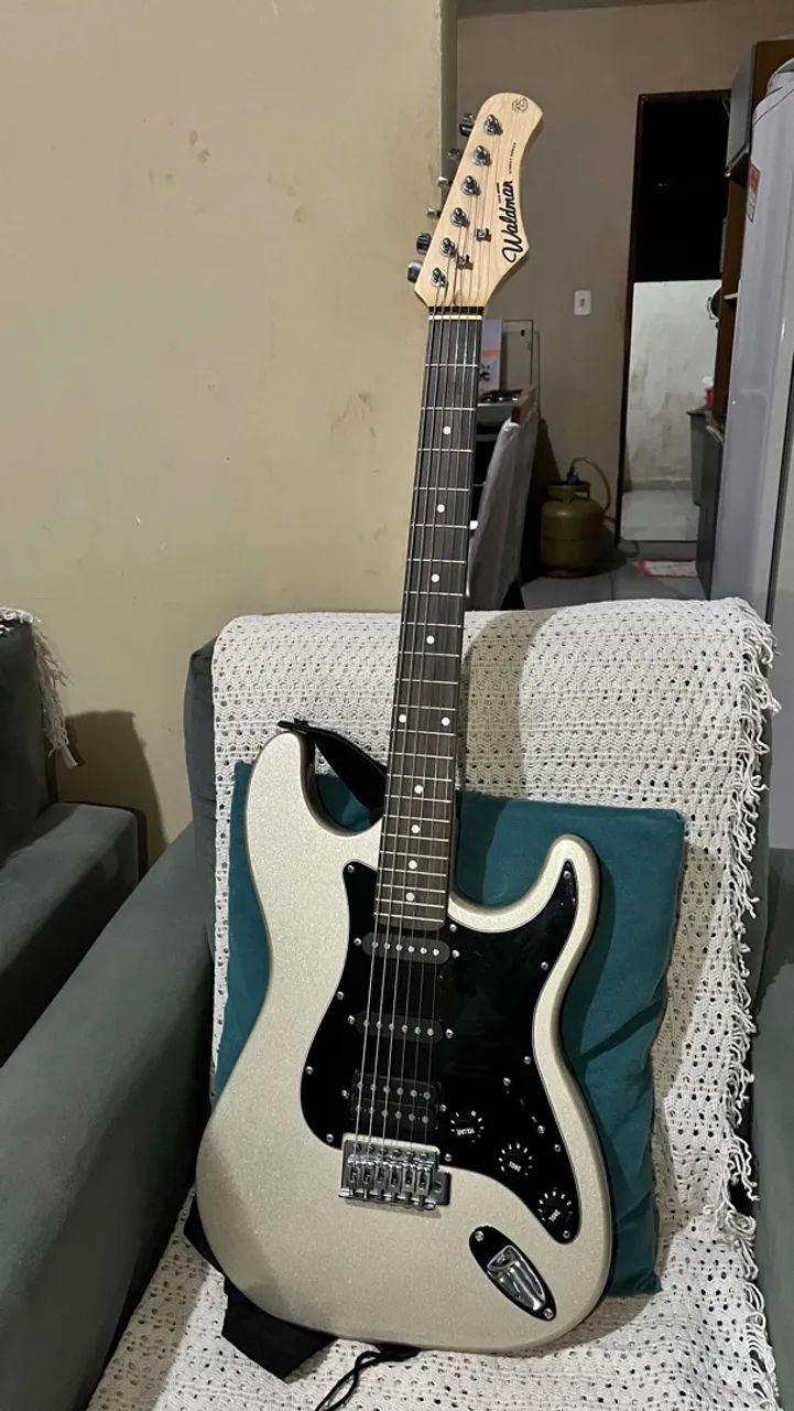Guitarra waldman + Pedaleira 