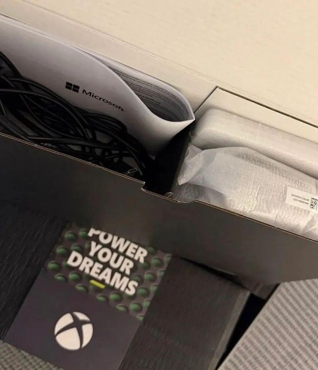 Xbox séries X em excelente estado, com caixa e 1 controle. - Foto 3