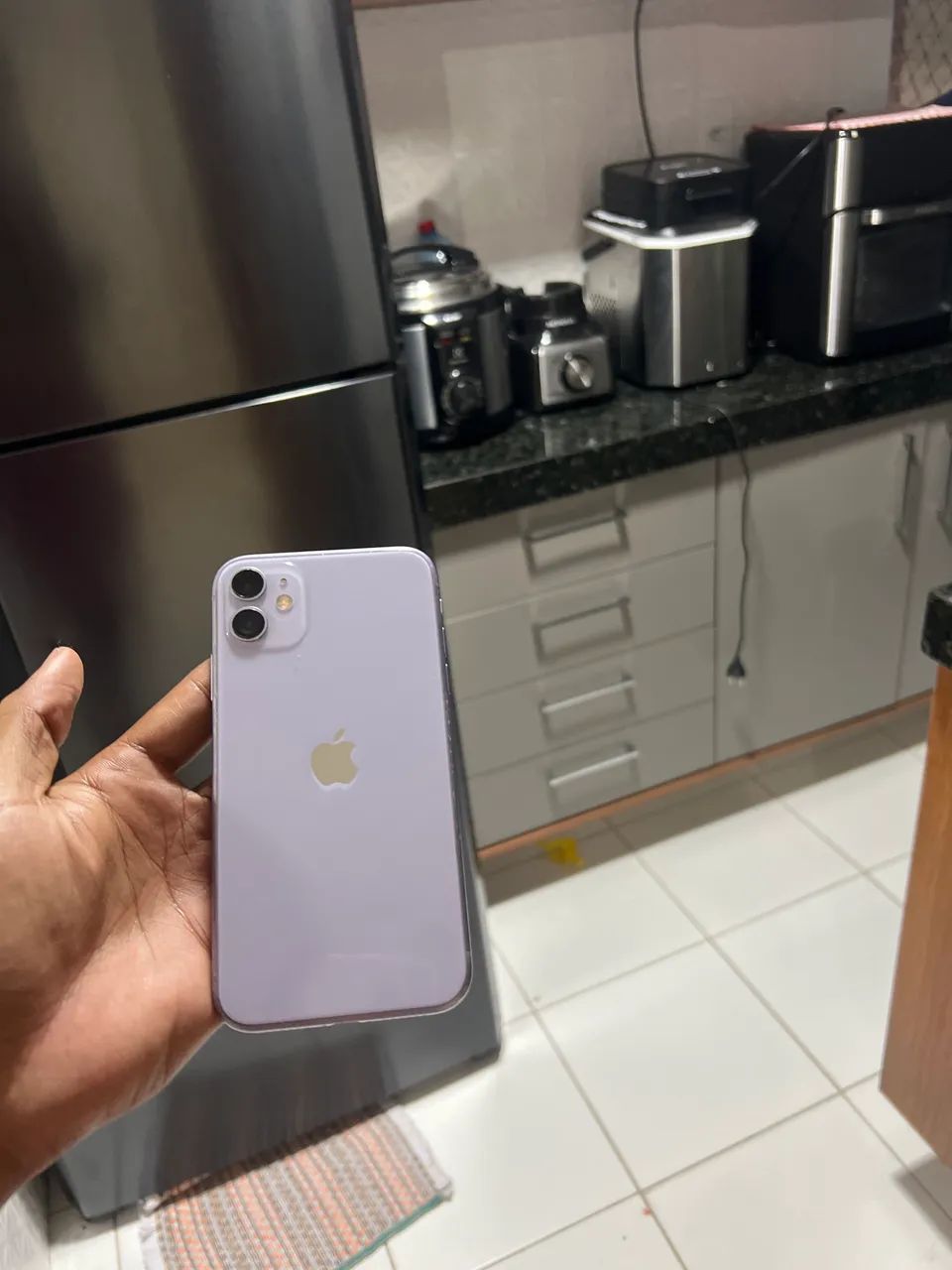 iPhone 11 lilás 