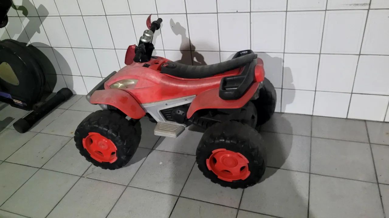 Quadriciclo Infantil eletrico 