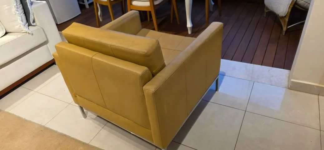 Poltrona quadrada amarela para sala de estar  - Foto 2