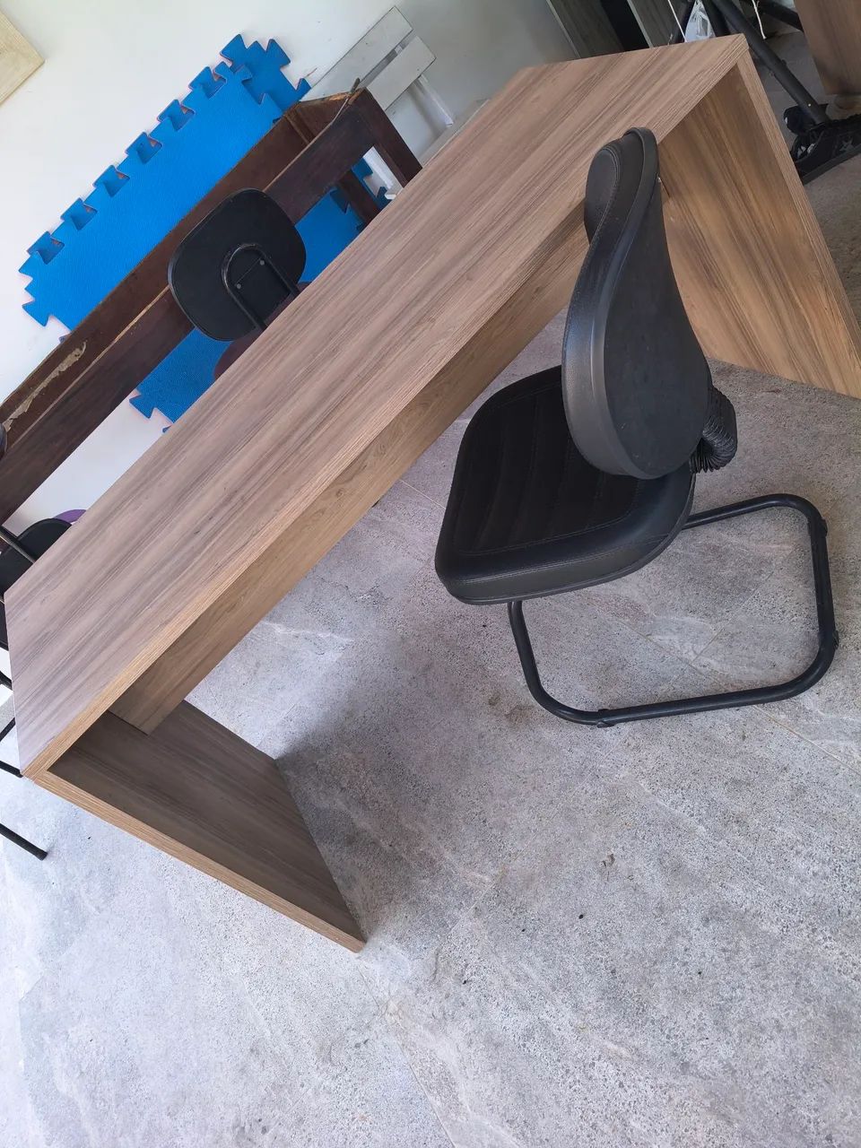 VENDO: Conjunto de mesa e cadeira para escritório  - Foto 3