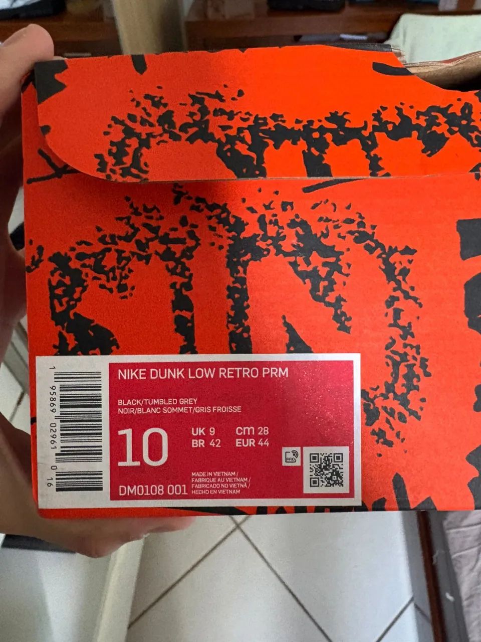 Nike dunk low PRM graffiti black red - Tamanho 42 - Foto 3