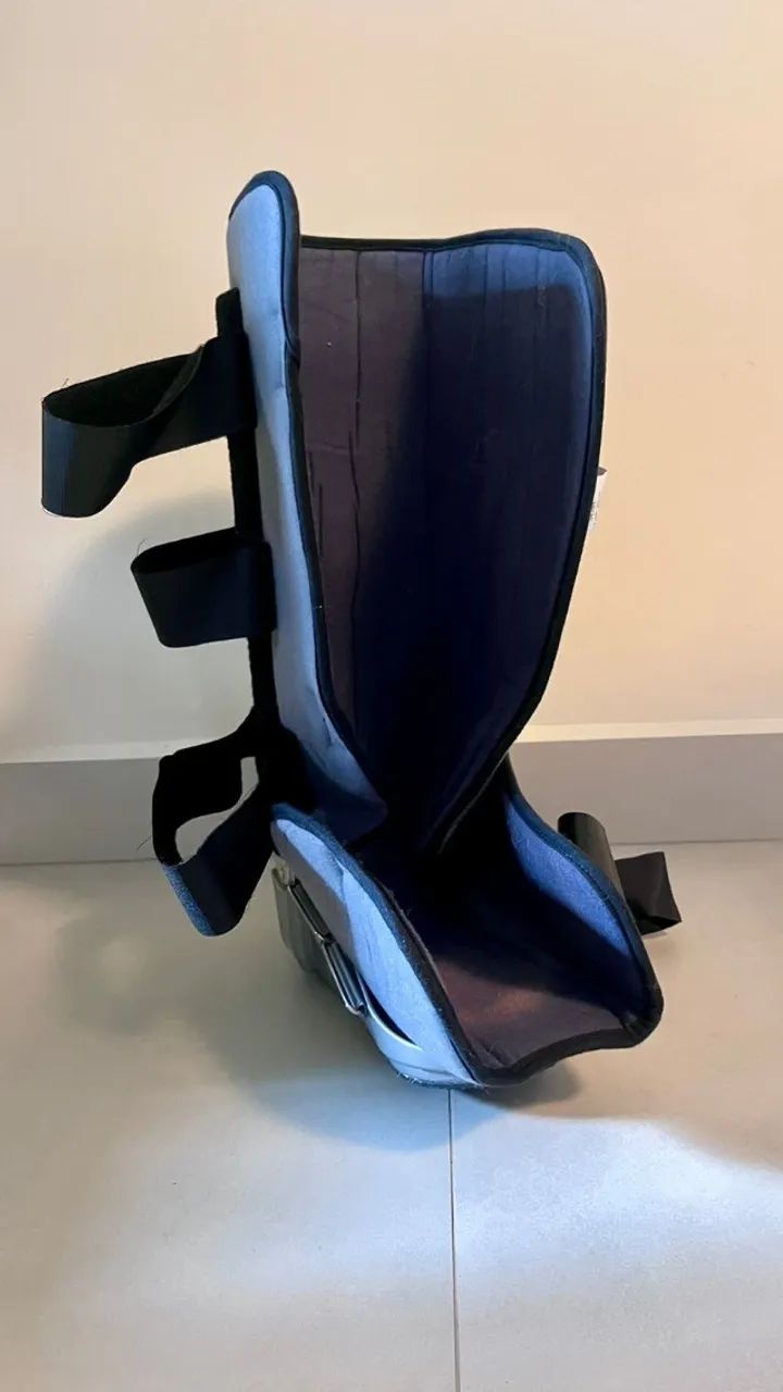 Bota robofoot tamanho grande - Foto 4