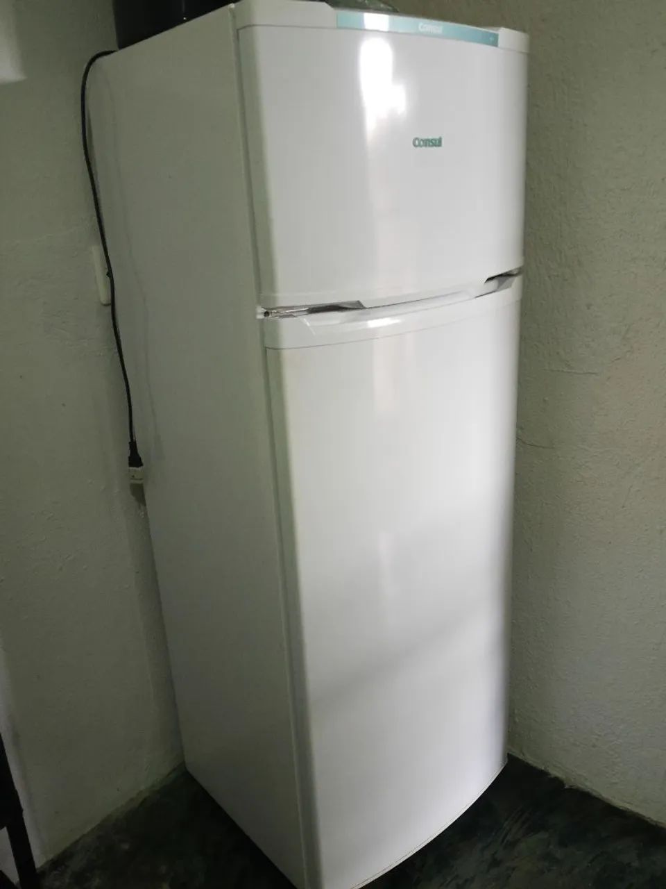 Geladeira Eletrolux com defeito - Foto 2