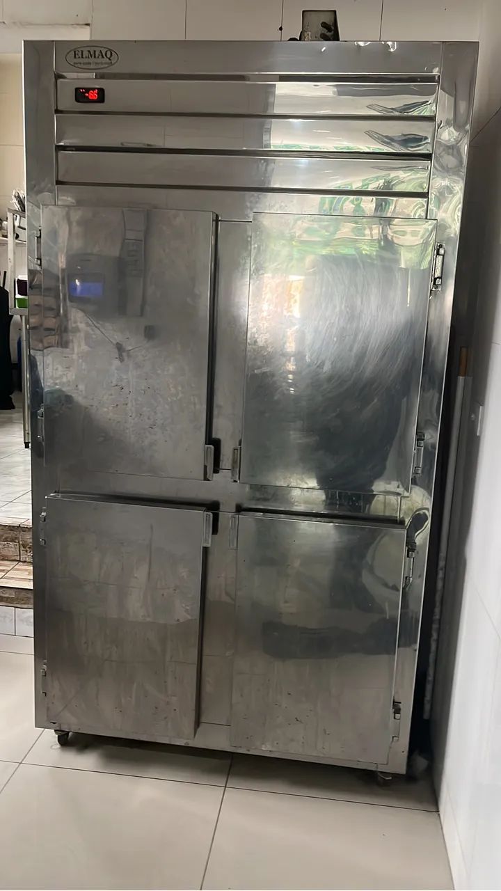 Refrigerador com Freezer Industrial 