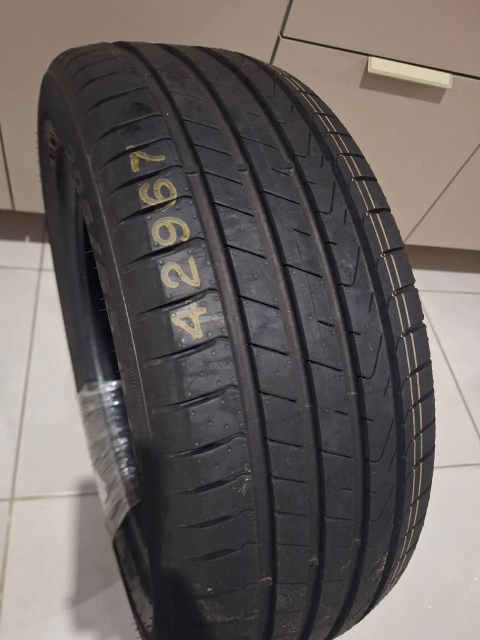 Pneu pirelli 206/55 R17 91V Novo - Foto 3