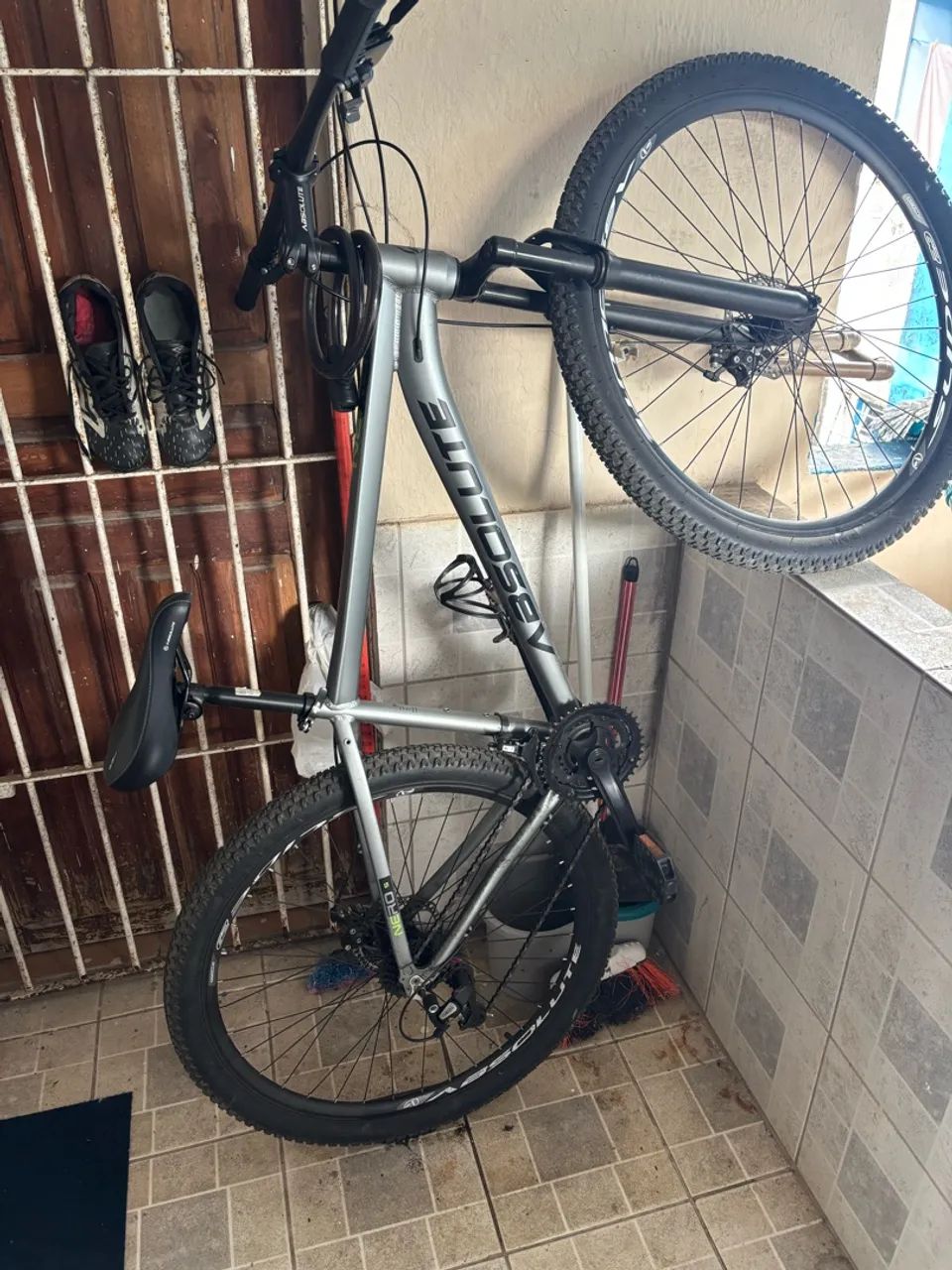 BIKE ABSOLUTE ARO 29 CINZA 