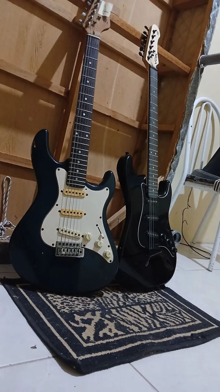 STATOCASTER VOIK 100 BLACK NOIR GLOSS