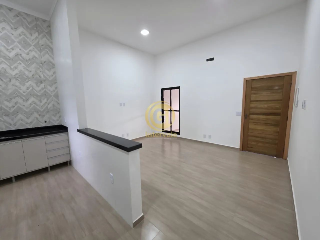Casa de 3 Quartos (1 Suíte) com Móveis Planejados e 2 Vagas Cobertas. - Foto 3