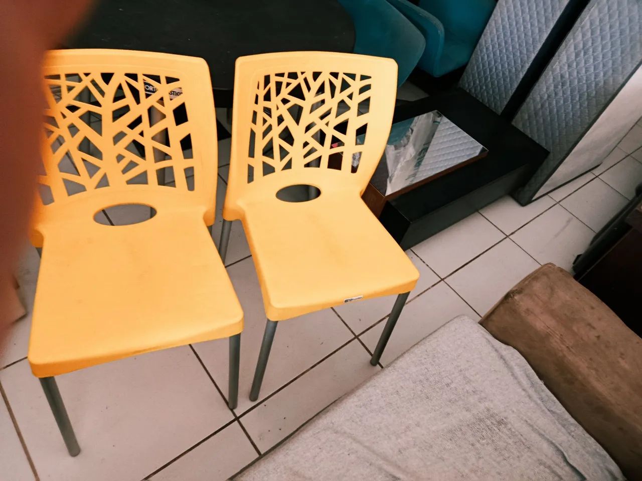 Mesa com duas cadeiras  - Foto 5