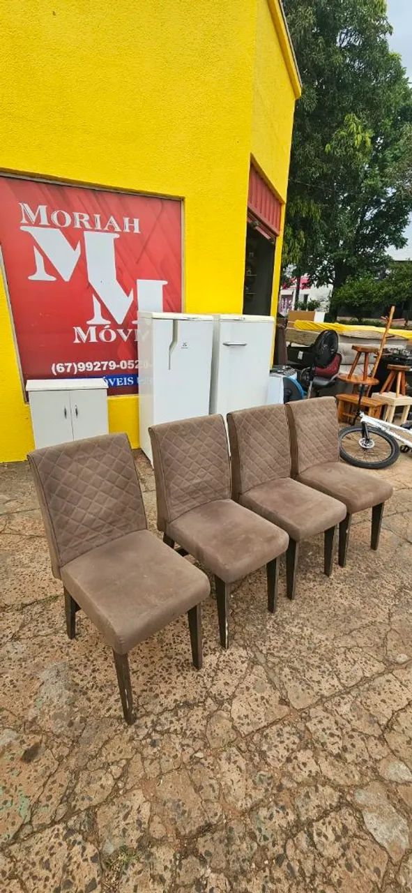 4 cadeiras almofadadas bem conservadas bem firmes - Foto 3