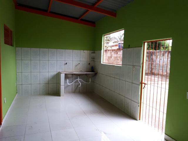 Aluga-se casa no loteamento Santo Afonso, bem localizada e rua asfaltada - Foto 13