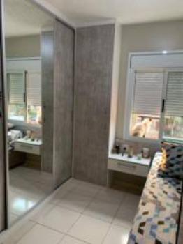 Baixou! Vendo sobrado 3 quartos Ótima localização R$390 mil imperdível - Foto 3