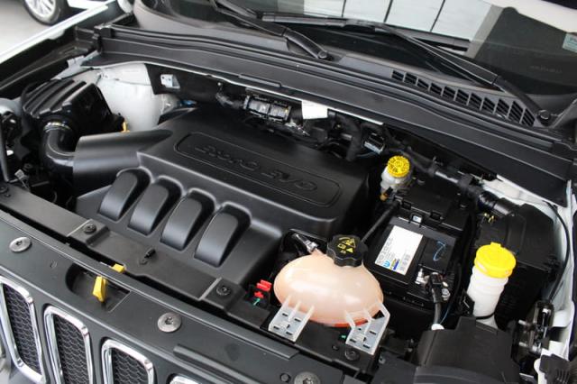 JEEP RENEGADE LONGITUDE 1.8 FLEX AUTOMATICO - Foto 13