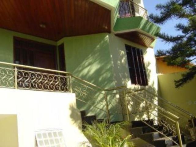 Excelente casa 3 andares,lazer completo, casa de fundos, QNG 13, Taguatinga - Foto 2