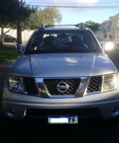 Nissan Frontier LE automática 4X4, diesel, modelo 2012 - Foto 3