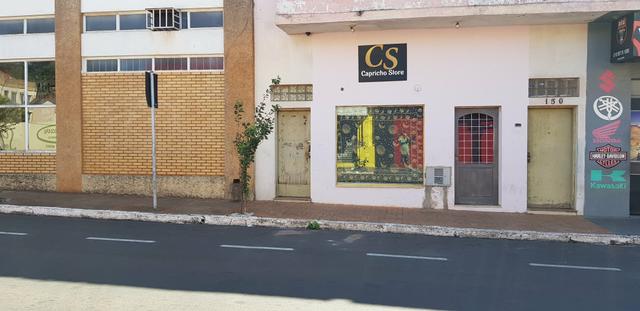 VENDE-SE sobrado no centro ótima localização