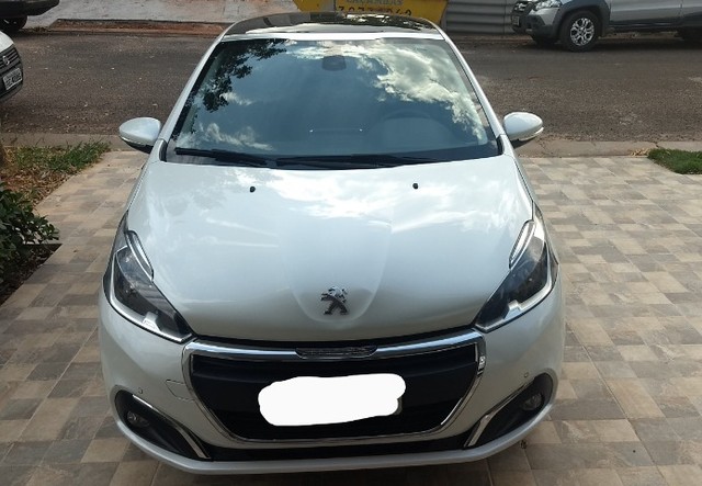 PEUGEOT 208 GRIFFE 1.6 AT MODELO 2017 ÚNICO DONO