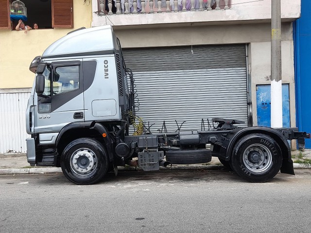 IVECO CURSOR 330 2011