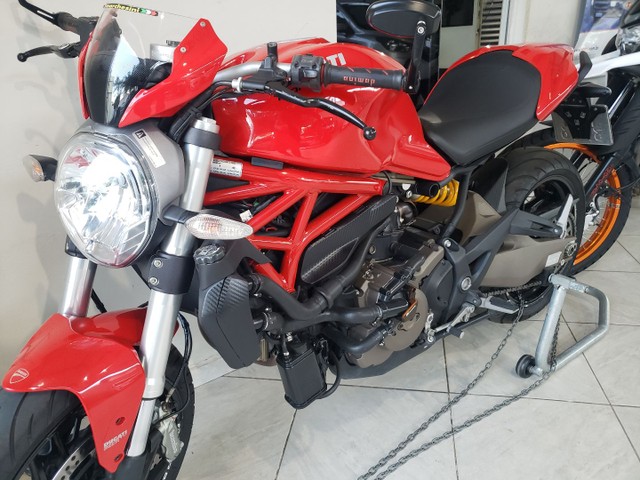 DUCATTI MONSTER 821