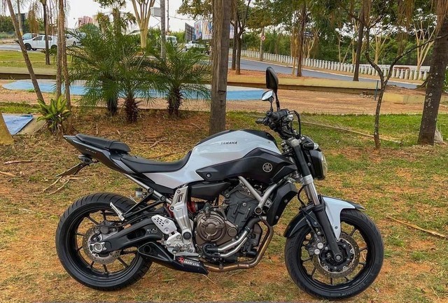 YAMAHA MT 07 ABS 2016 FAÇO PARCELADO