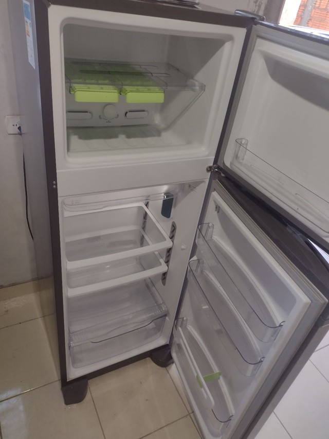 vendo geladeira + fogão Inox 4 meses de uso