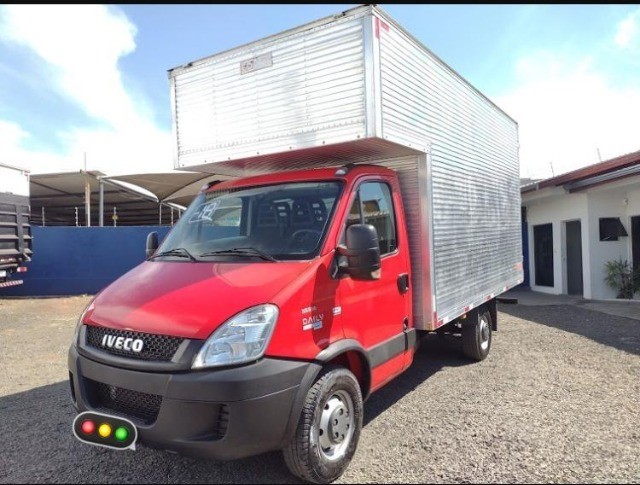 IVECO DAILY 35S14 3.0 DIESEL 2P 2018 BAÚ