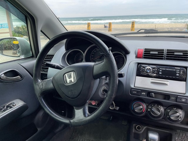  Honda Fit 1.5 automático carro de mulher - Foto 14