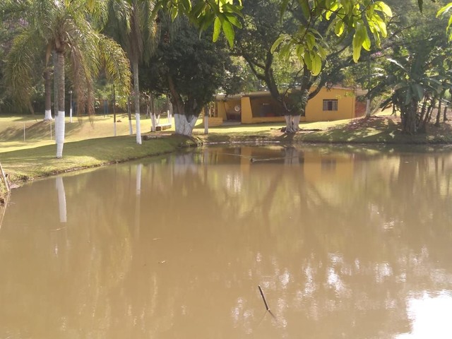 Lindo Sítio na região de Santa Isabel .