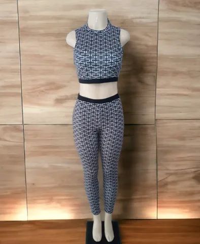 NOVO: Conjunto em poliéster com elastano M/GG