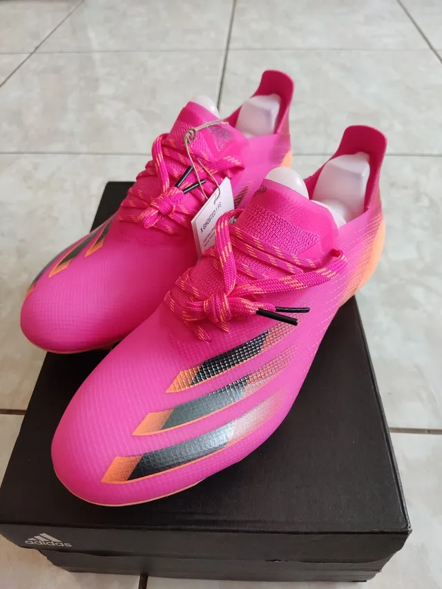 Chuteira best sale rosa adidas